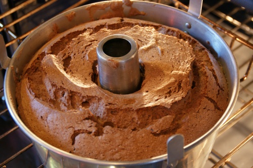 Guilt-Free Chocolate Angel Food Cake: Light, Lean, & Delicious